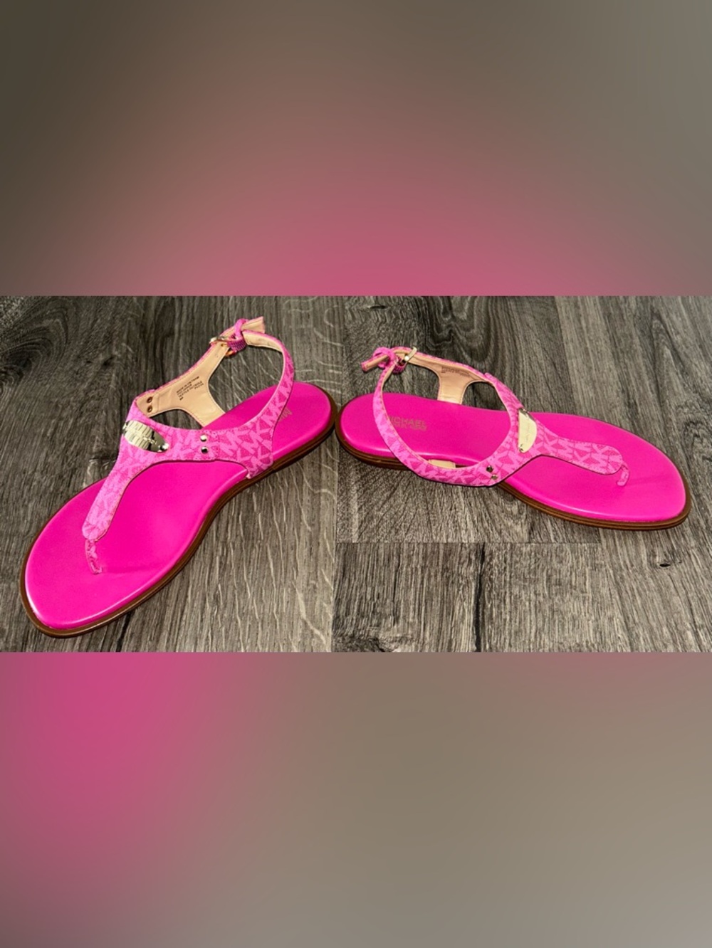 New!!  Michael Kors Wild Berry Signature MK Logo Thong Sandals - Picture 3 of 5